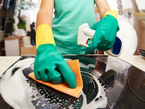 Spot stain removal service by a carpet cleaner in Belsize Park